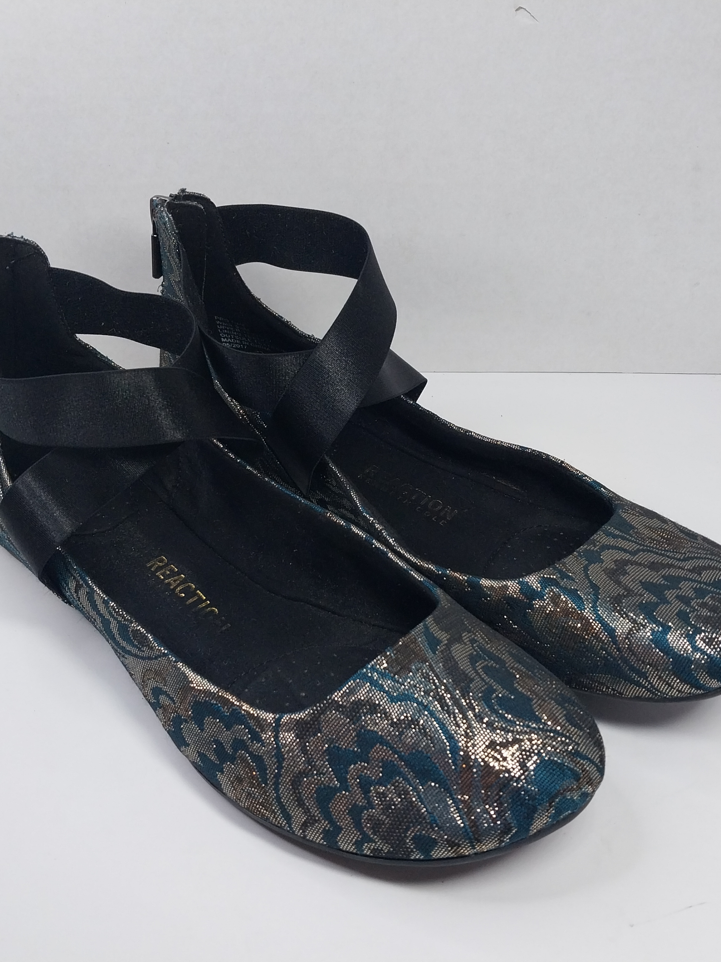 Kenneth Cole Reaction Womenâs Pro Time Ballet Flats Size 9.5 M Elastic Straps